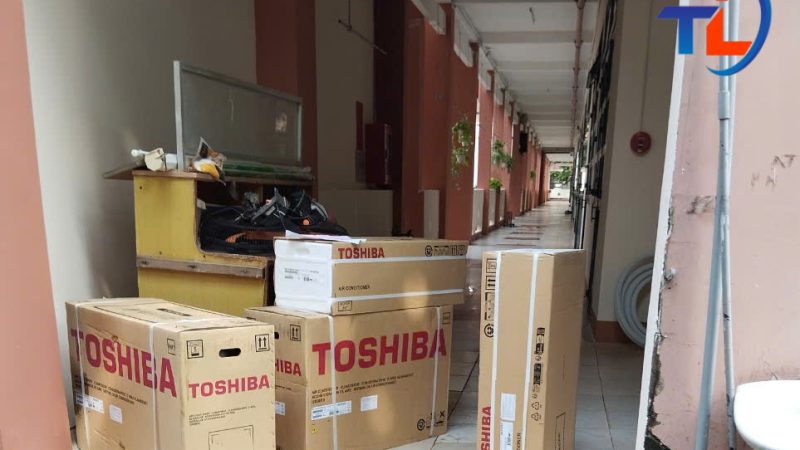 Lắp đặt máy lạnh mới tại Trường trung học phổ thông thủ Đức